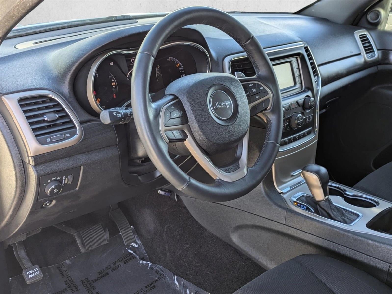 2017 Jeep Grand Cherokee Laredo 4x2