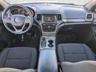 2017 Jeep Grand Cherokee Laredo 4x2