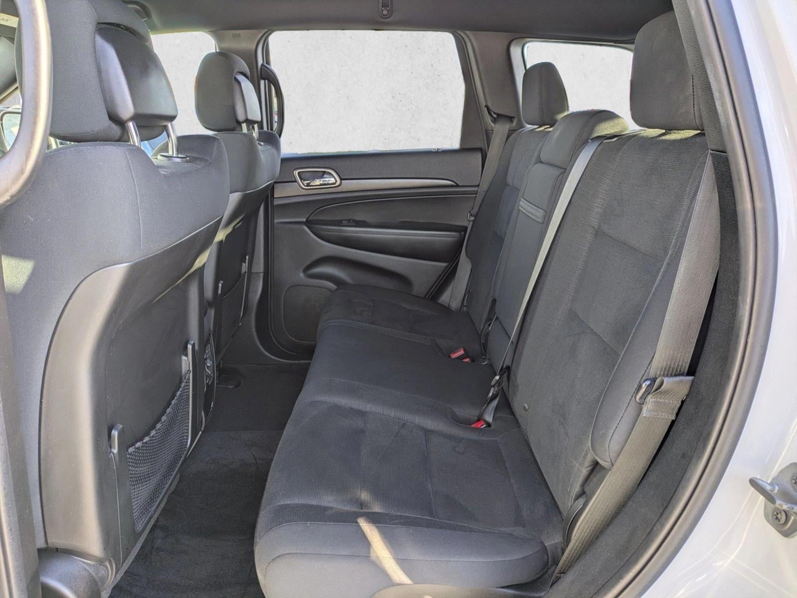 2017 Jeep Grand Cherokee Laredo 4x2