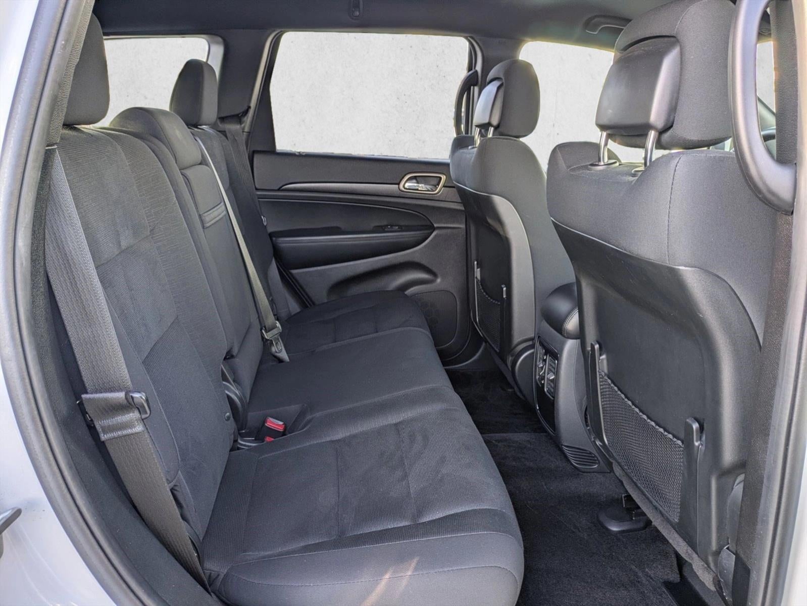 2017 Jeep Grand Cherokee Laredo 4x2