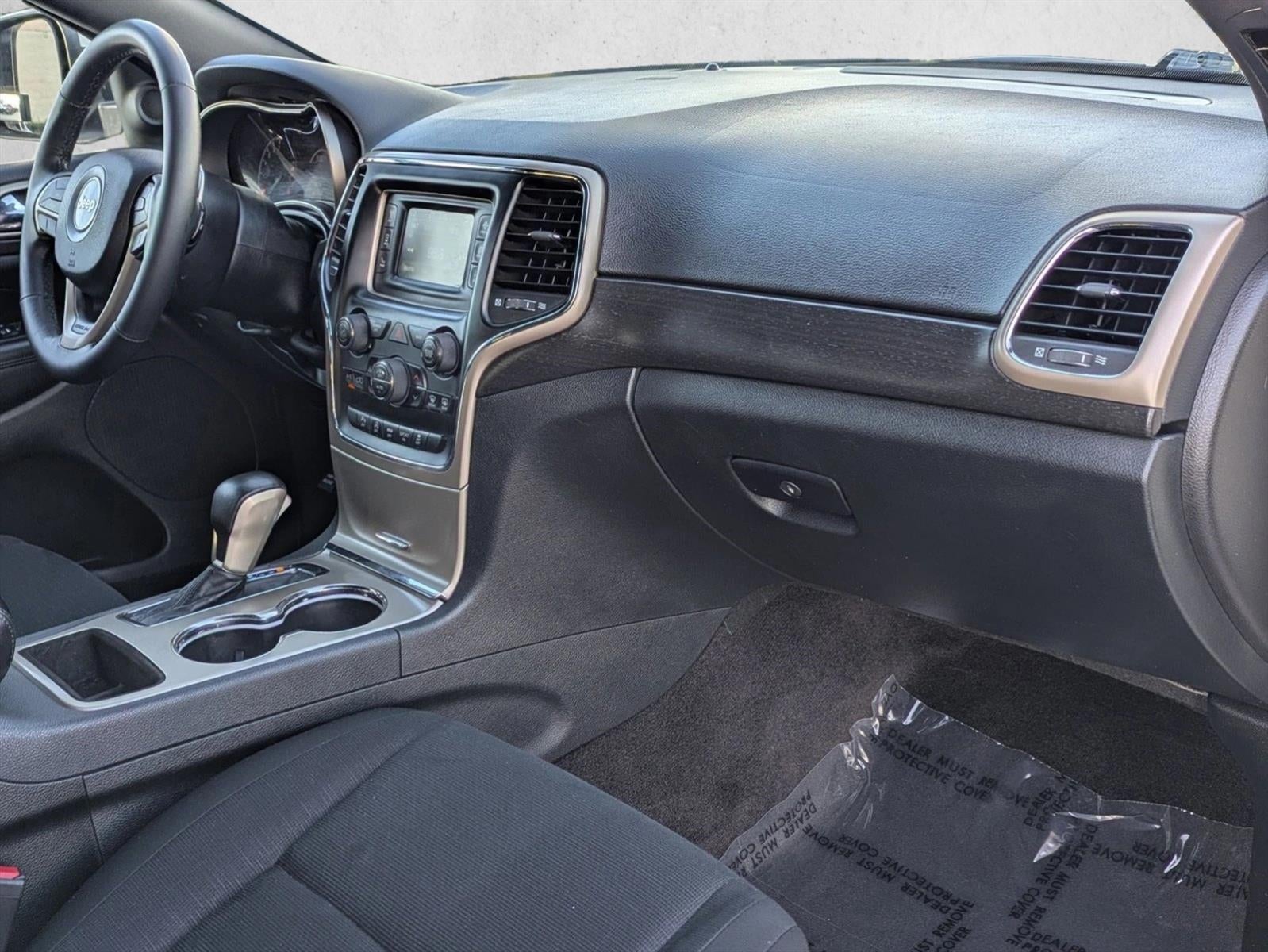 2017 Jeep Grand Cherokee Laredo 4x2