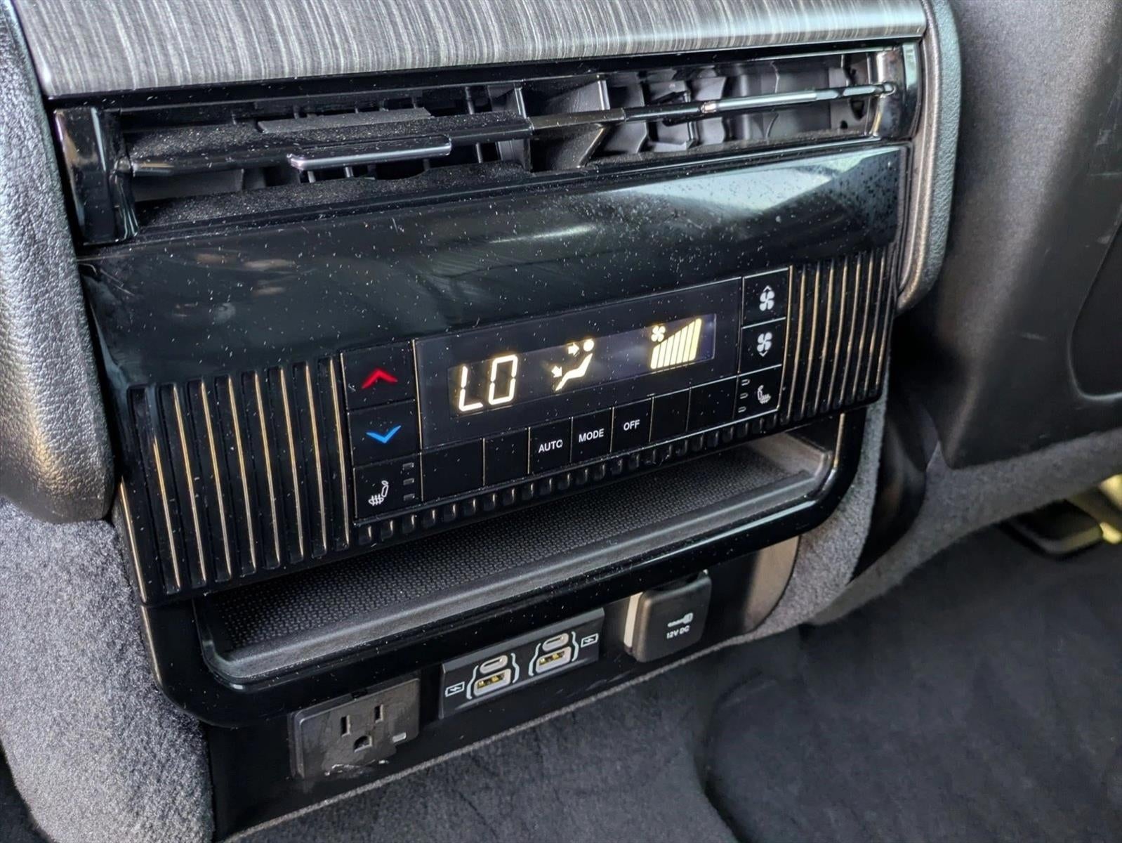 2024 Jeep Wagoneer Series II 4x2