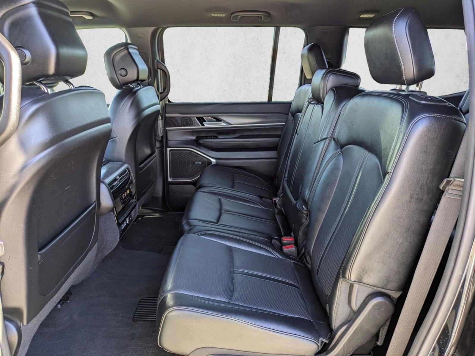 2024 Jeep Wagoneer Series II 4x2