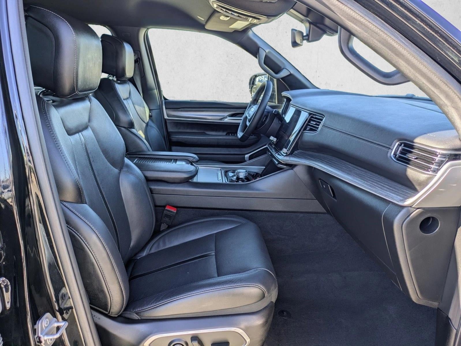 2024 Jeep Wagoneer Series II 4x2