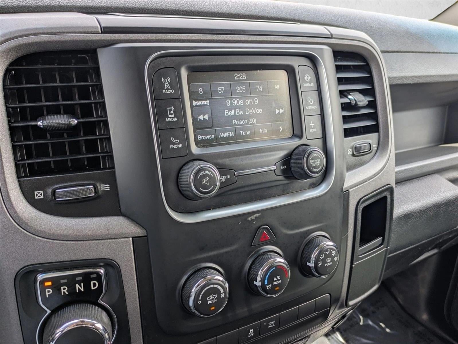 2018 RAM 1500 Express 4x2 Crew Cab 5'7" Box