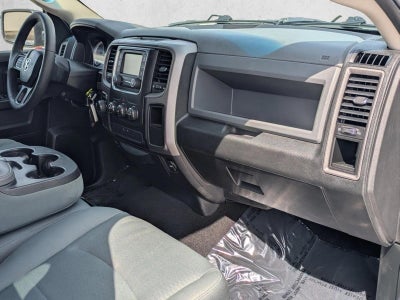 2018 RAM 1500 Express 4x2 Crew Cab 5'7" Box