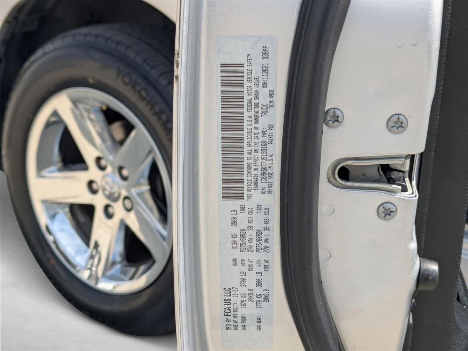 2018 RAM 1500 Express 4x2 Crew Cab 5'7" Box