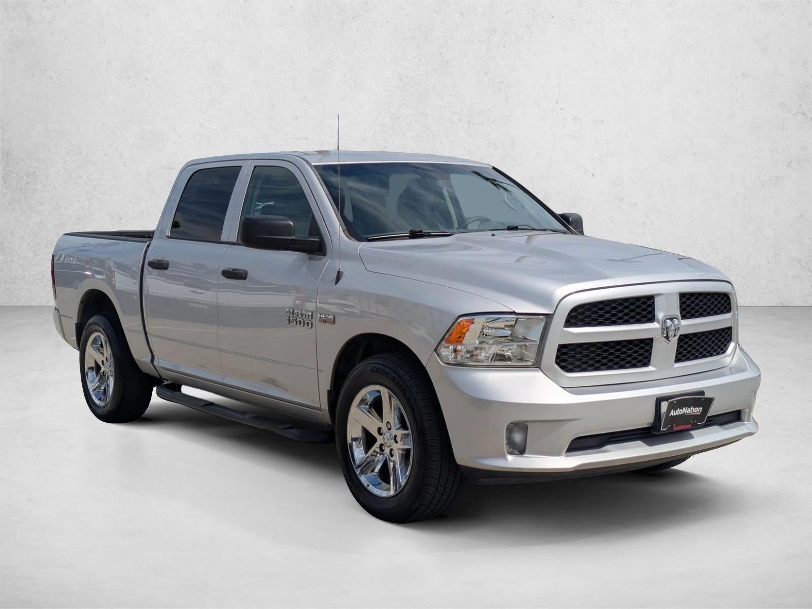 2018 RAM 1500 Express 4x2 Crew Cab 5'7" Box