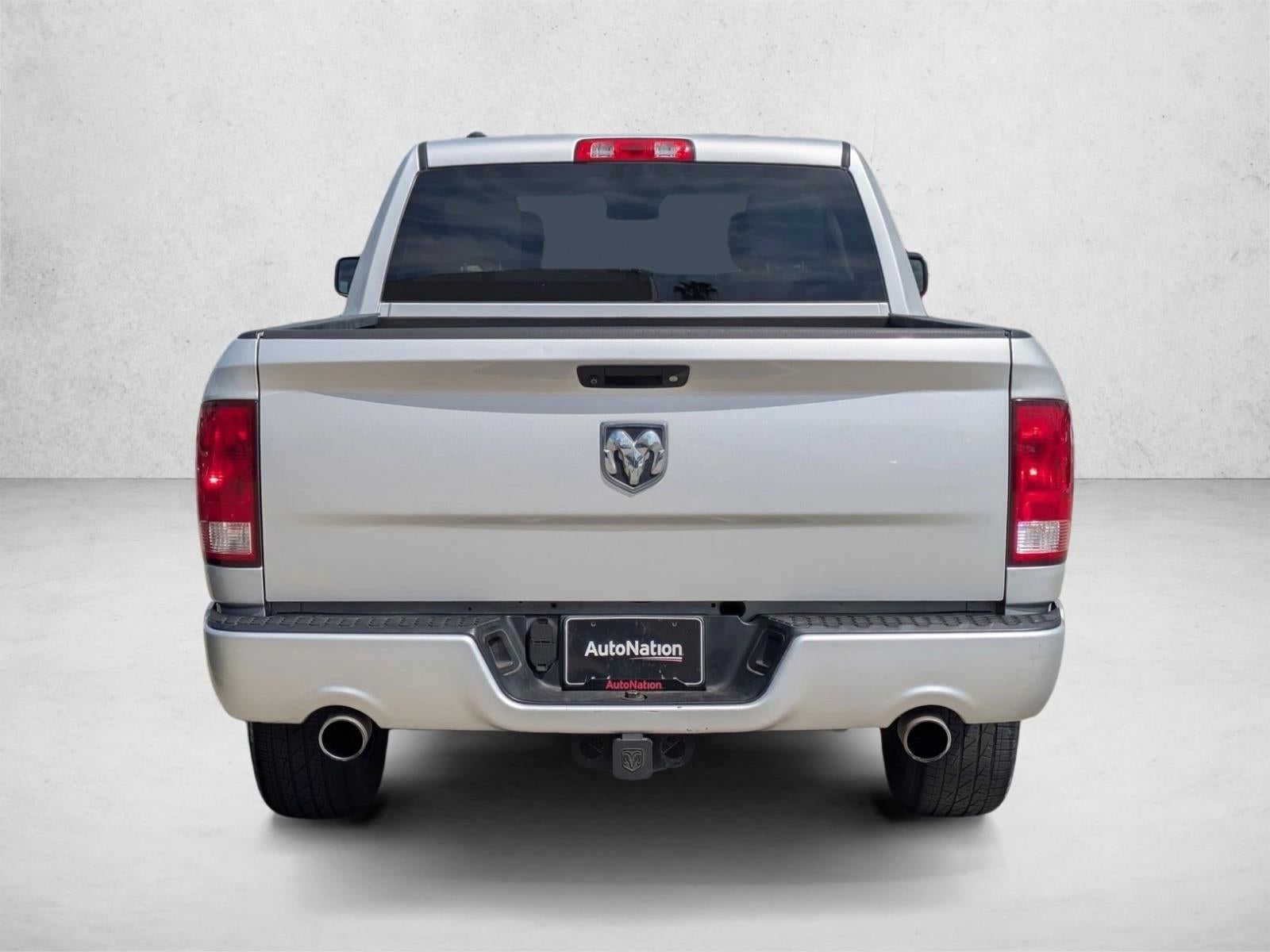2018 RAM 1500 Express 4x2 Crew Cab 5'7" Box