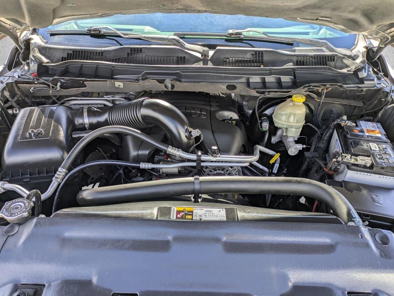 2014 RAM 1500 2WD Crew Cab 6.4 Ft Box Sport