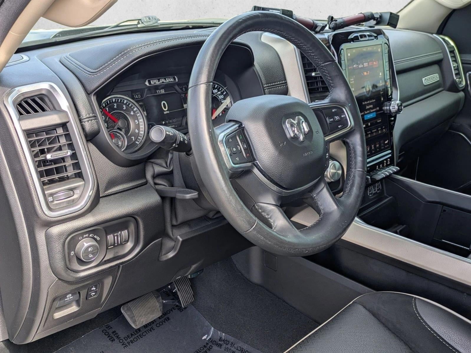 2019 RAM 1500 Laramie 4x2 Crew Cab 5'7" Box