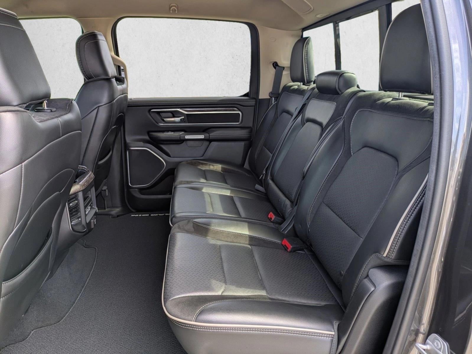 2019 RAM 1500 Laramie 4x2 Crew Cab 5'7" Box
