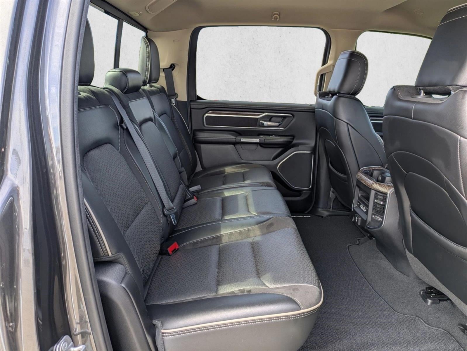 2019 RAM 1500 Laramie 4x2 Crew Cab 5'7" Box