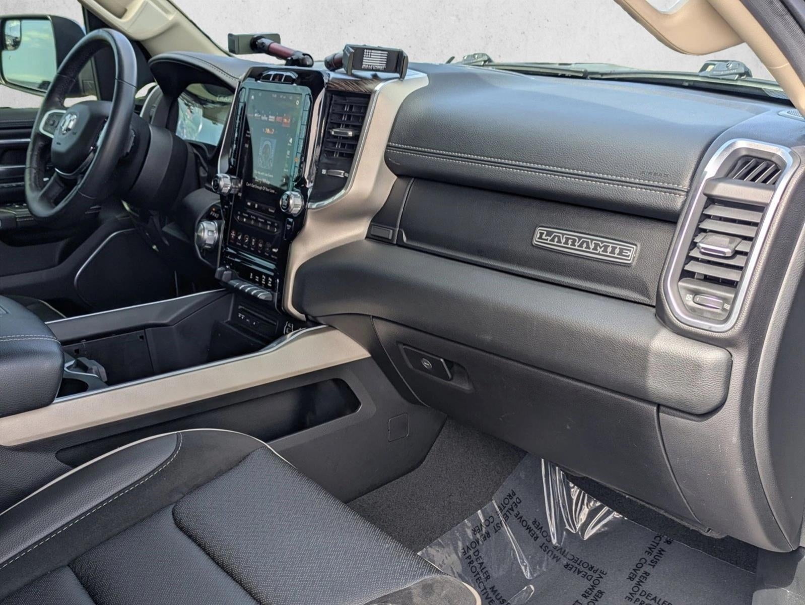 2019 RAM 1500 Laramie 4x2 Crew Cab 5'7" Box