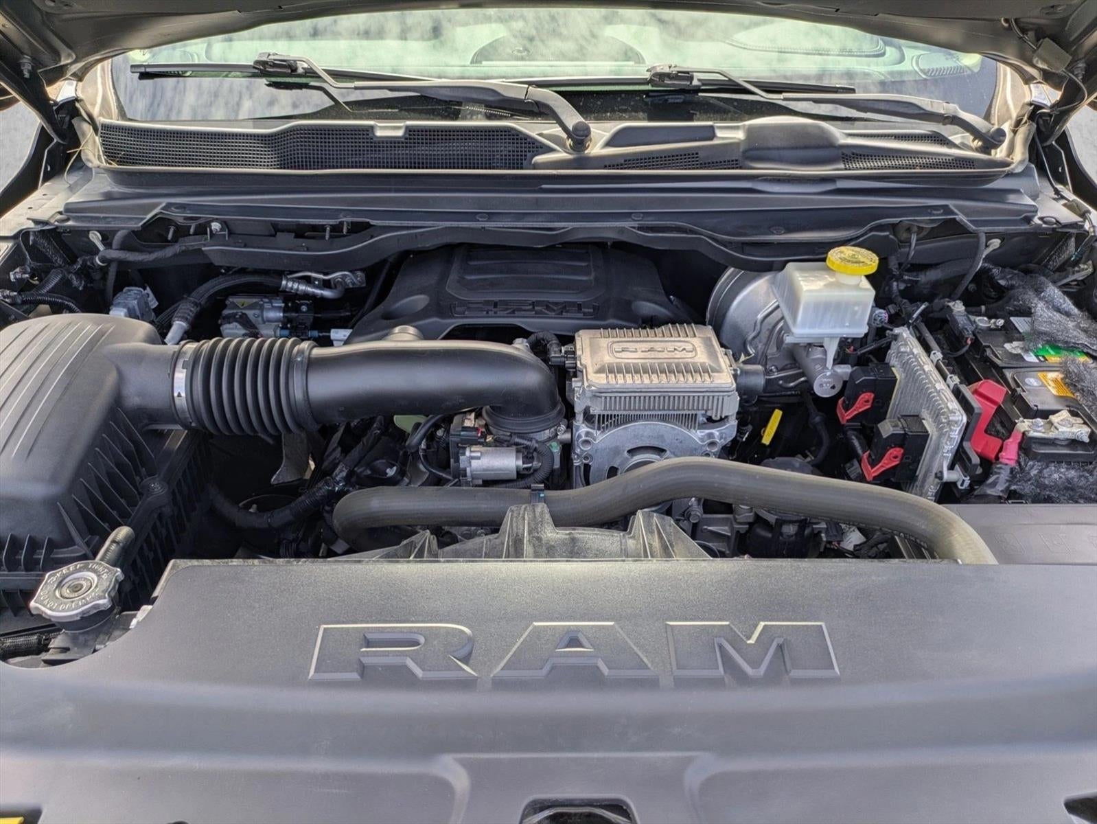 2019 RAM 1500 Laramie 4x2 Crew Cab 5'7" Box