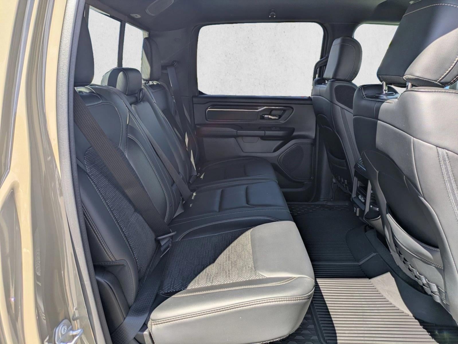 2020 RAM 1500 Big Horn 4x4 Crew Cab 5'7" Box