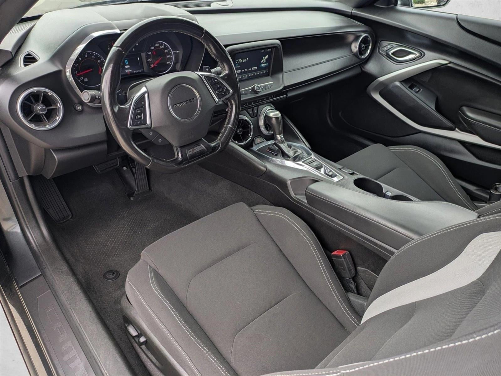 2017 Chevrolet Camaro 2dr Coupe 1LT