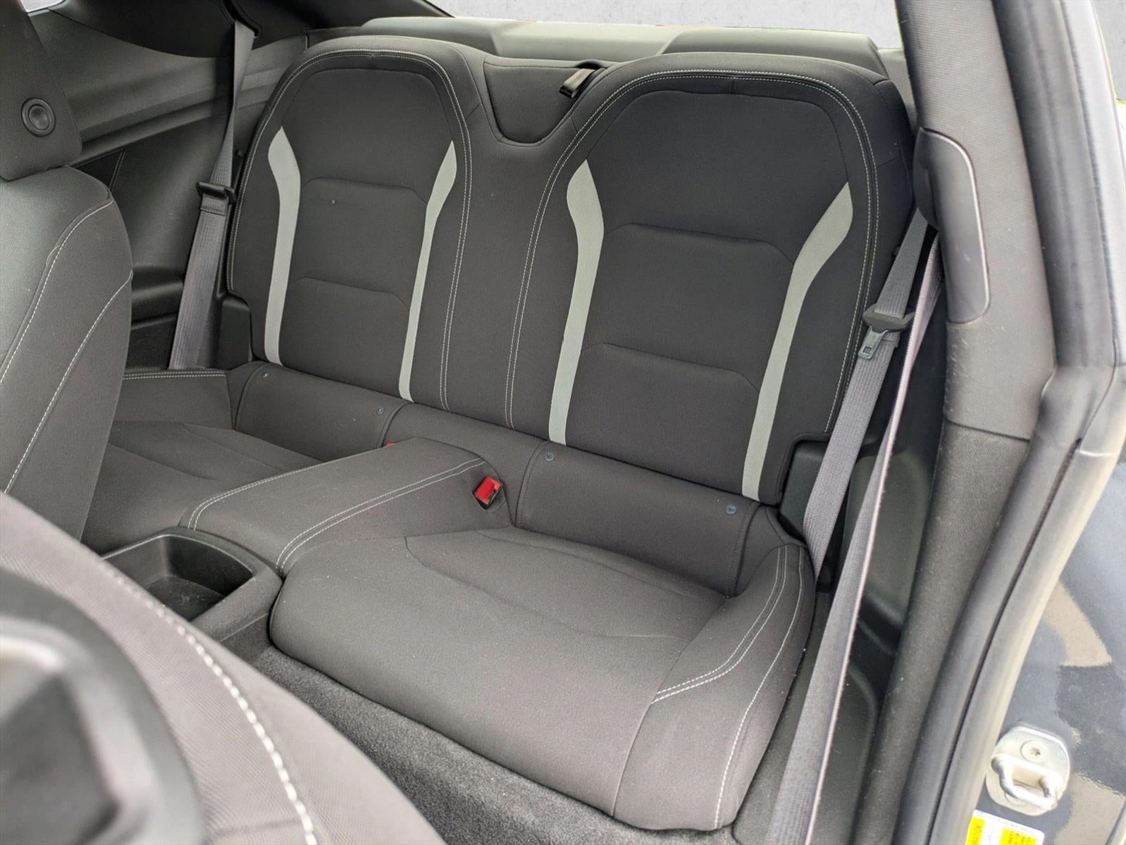 2017 Chevrolet Camaro 2dr Coupe 1LT