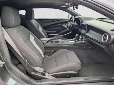 2017 Chevrolet Camaro 2dr Coupe 1LT