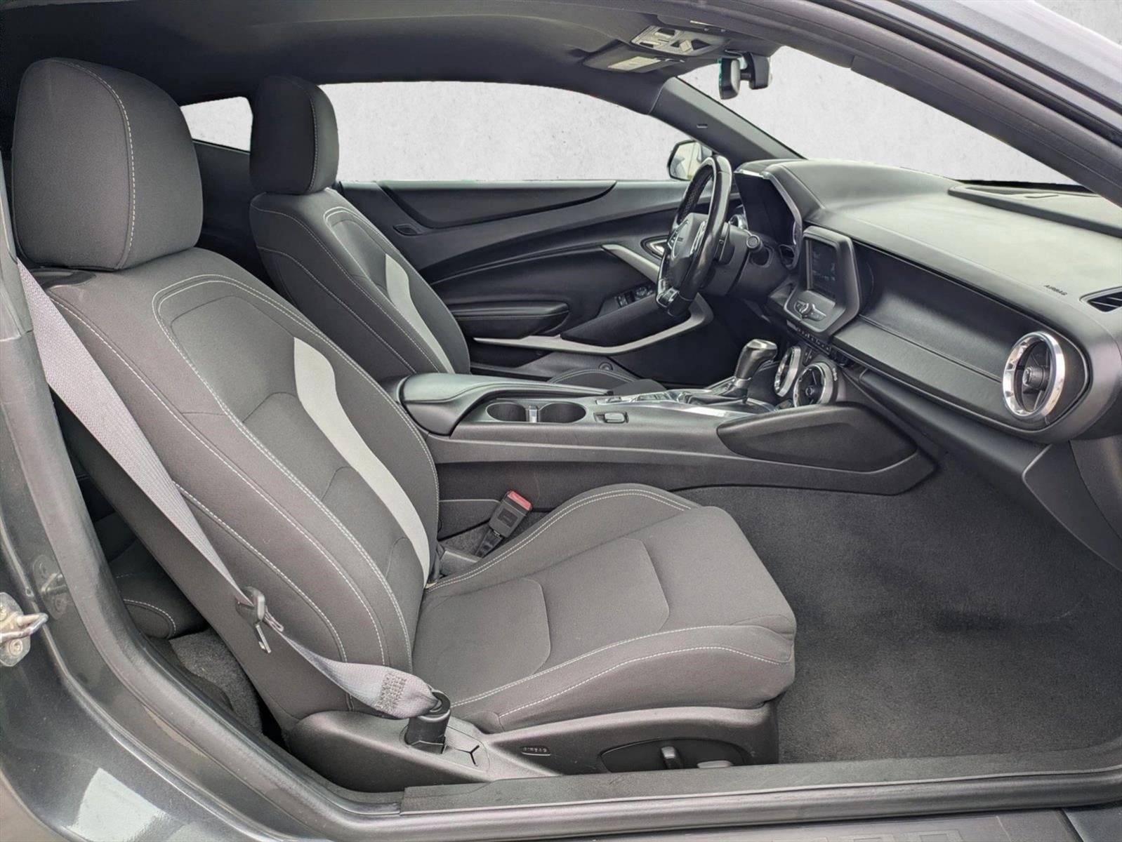2017 Chevrolet Camaro 2dr Coupe 1LT
