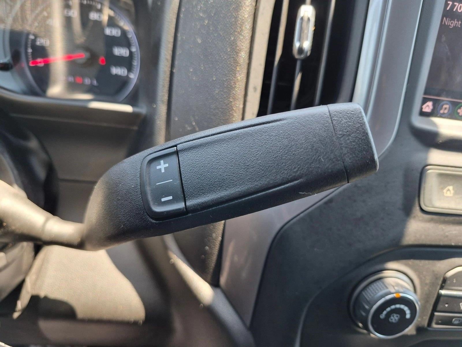 2021 Chevrolet Silverado 1500 Crew Cab Short Box 2-Wheel Drive Custom