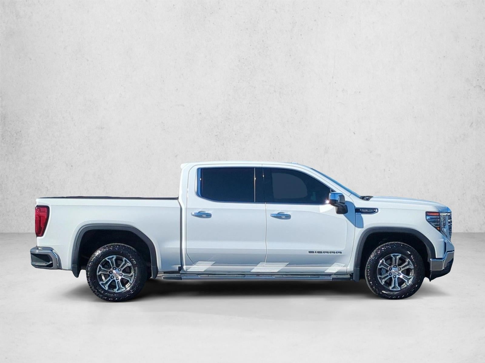 2022 GMC Sierra 1500 Crew Cab Short Box 4-Wheel Drive SLT