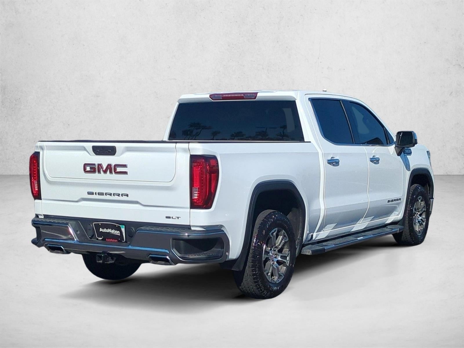2022 GMC Sierra 1500 Crew Cab Short Box 4-Wheel Drive SLT