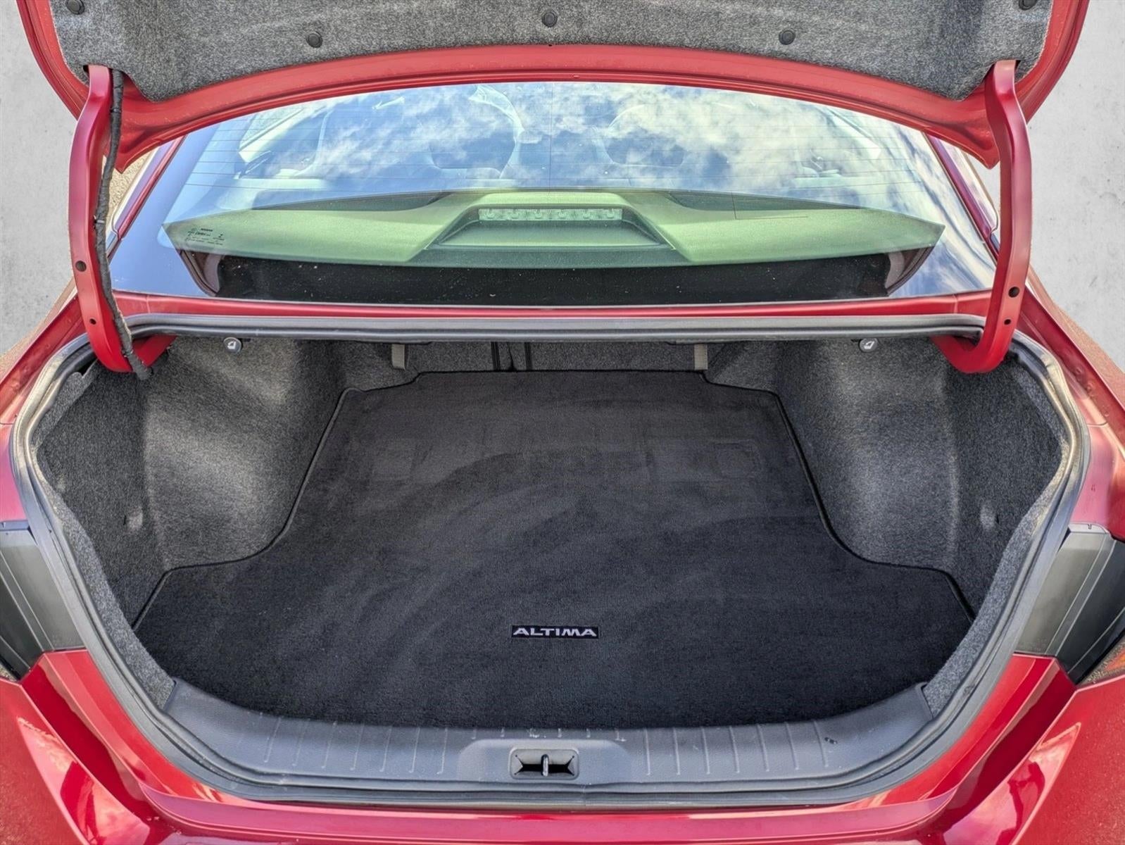 2022 Nissan Altima 2.5 SR Sedan