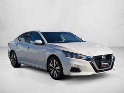 2022 Nissan Altima 2.5 SV Sedan