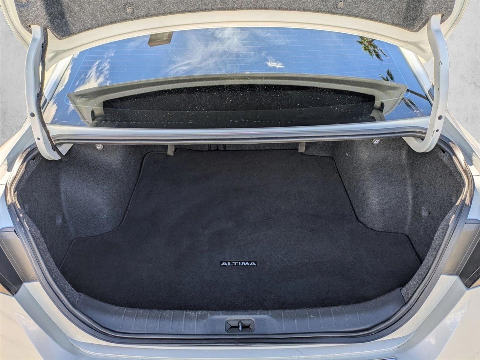 2022 Nissan Altima 2.5 SV Sedan