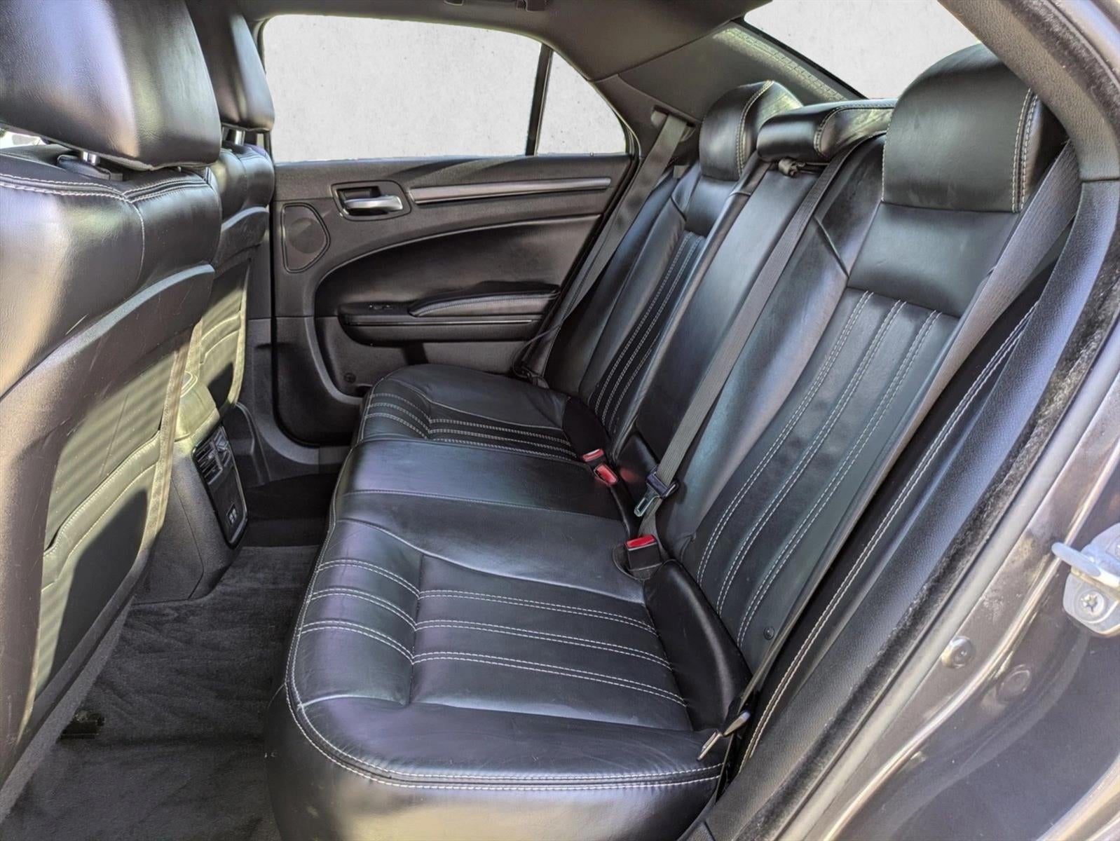 2015 Chrysler 300 4dr Sdn 300S RWD