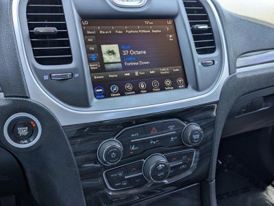 2022 Chrysler 300 Touring L RWD