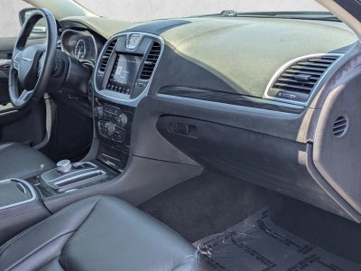 2022 Chrysler 300 Touring L RWD