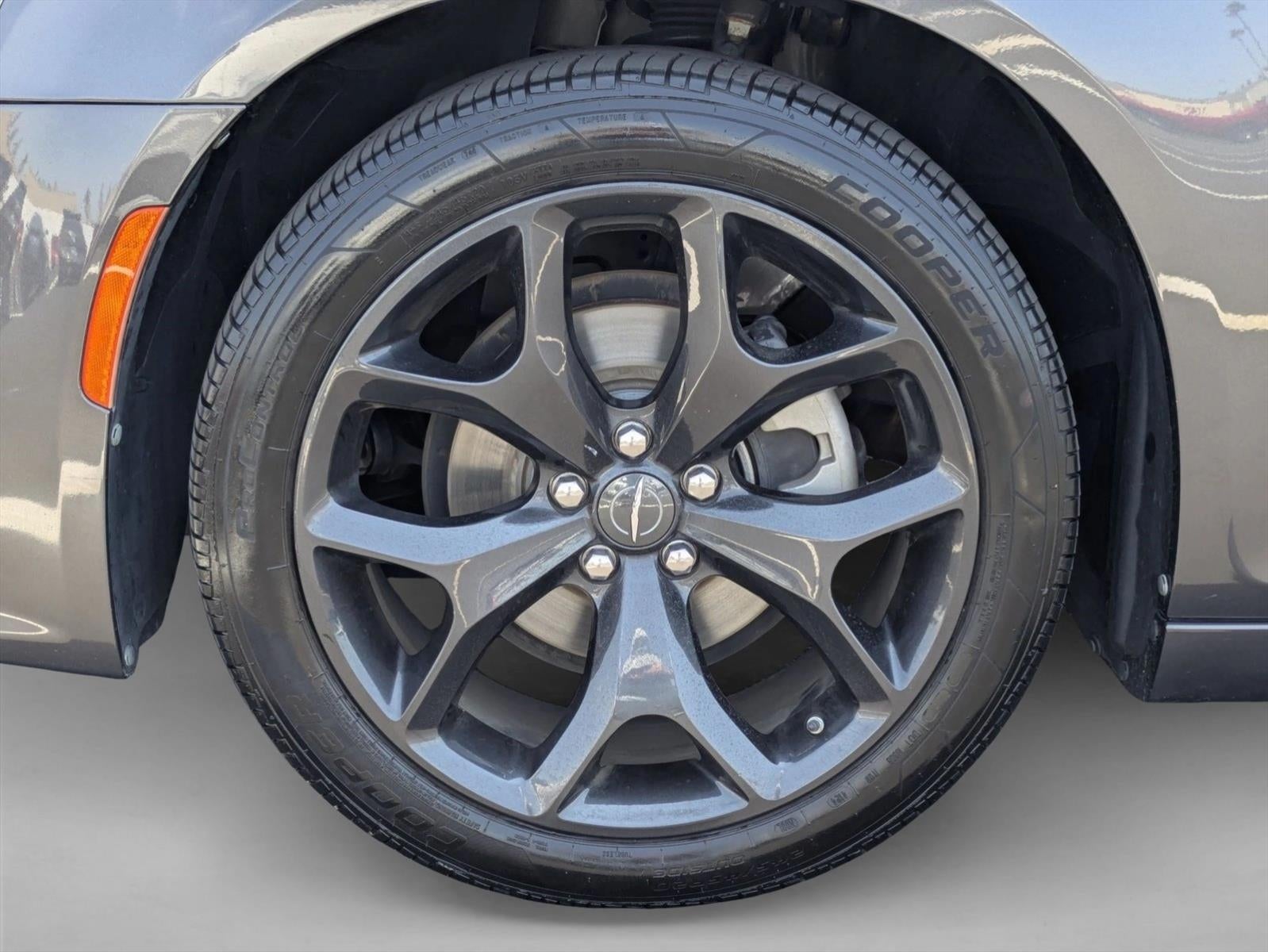 2022 Chrysler 300 Touring L RWD