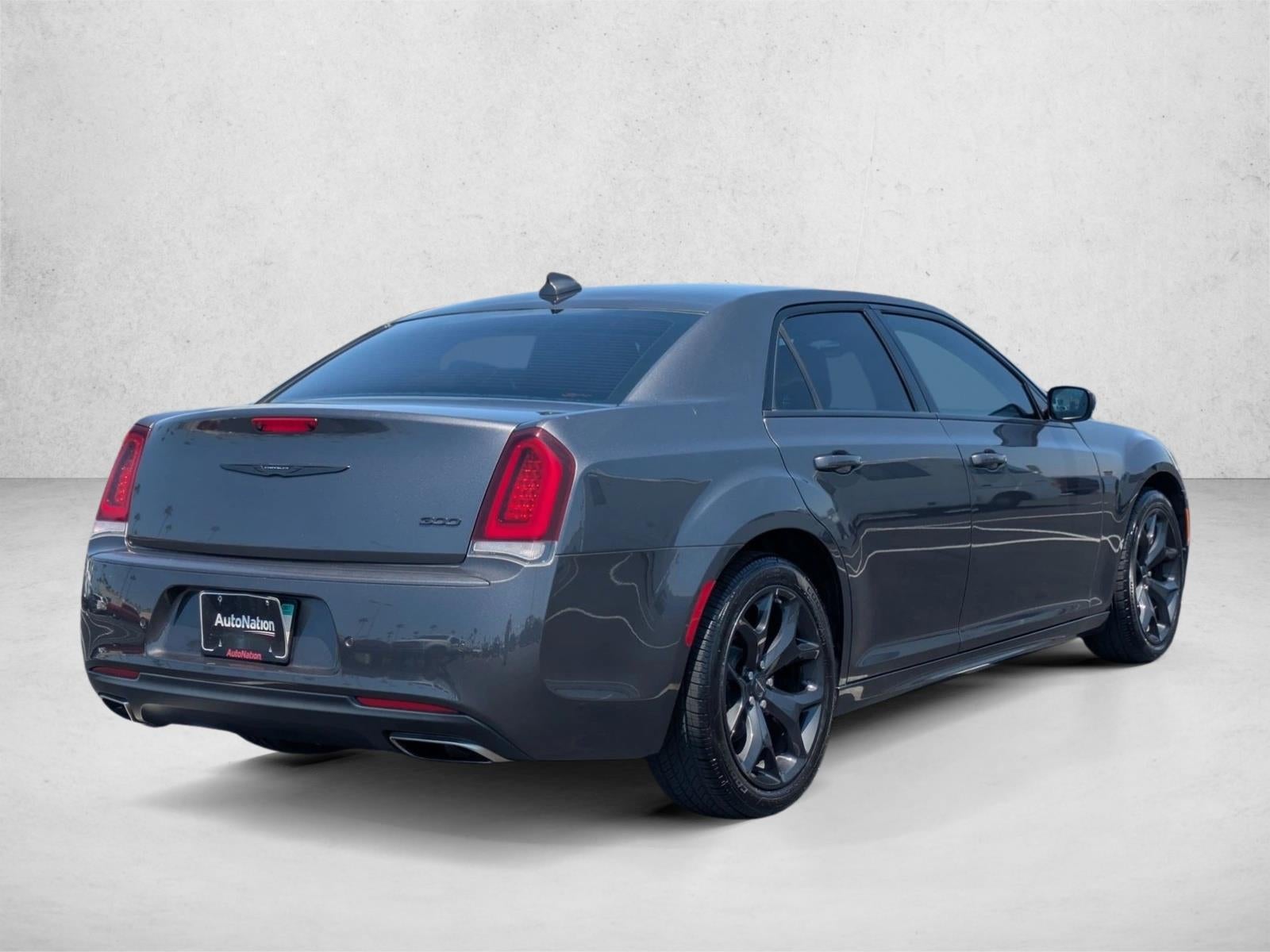 2022 Chrysler 300 Touring L RWD