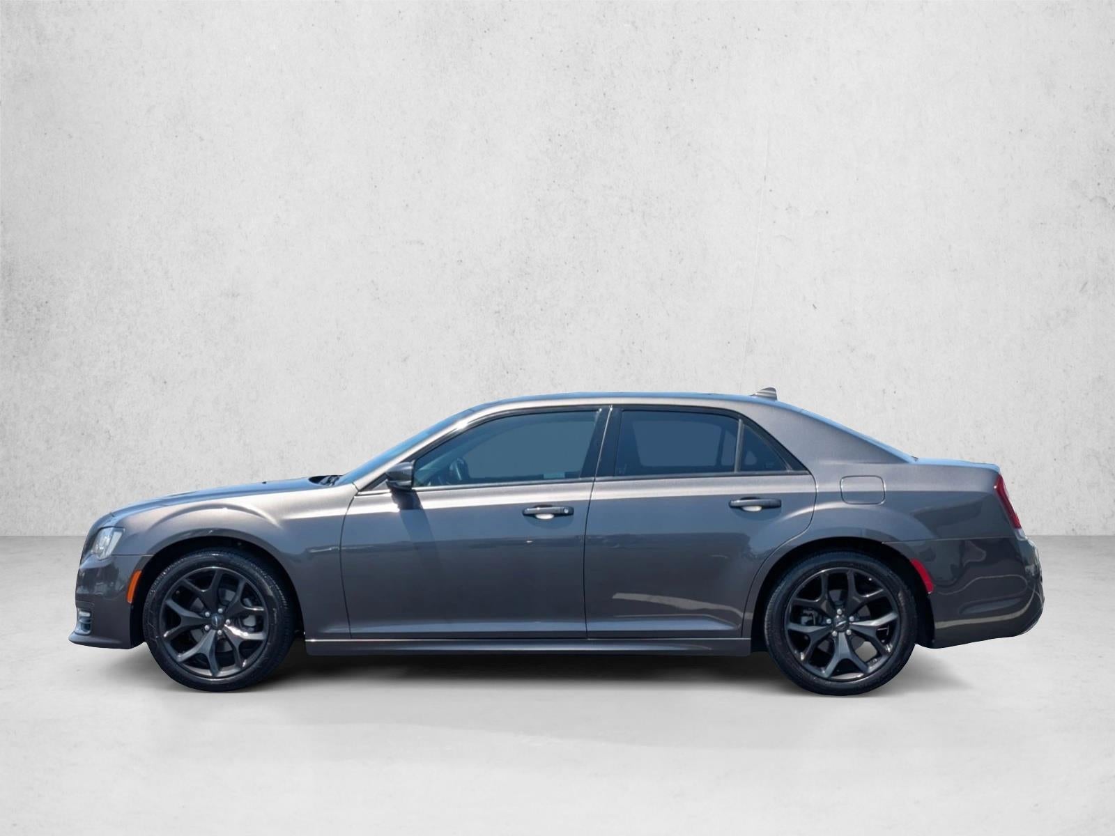 2022 Chrysler 300 Touring L RWD