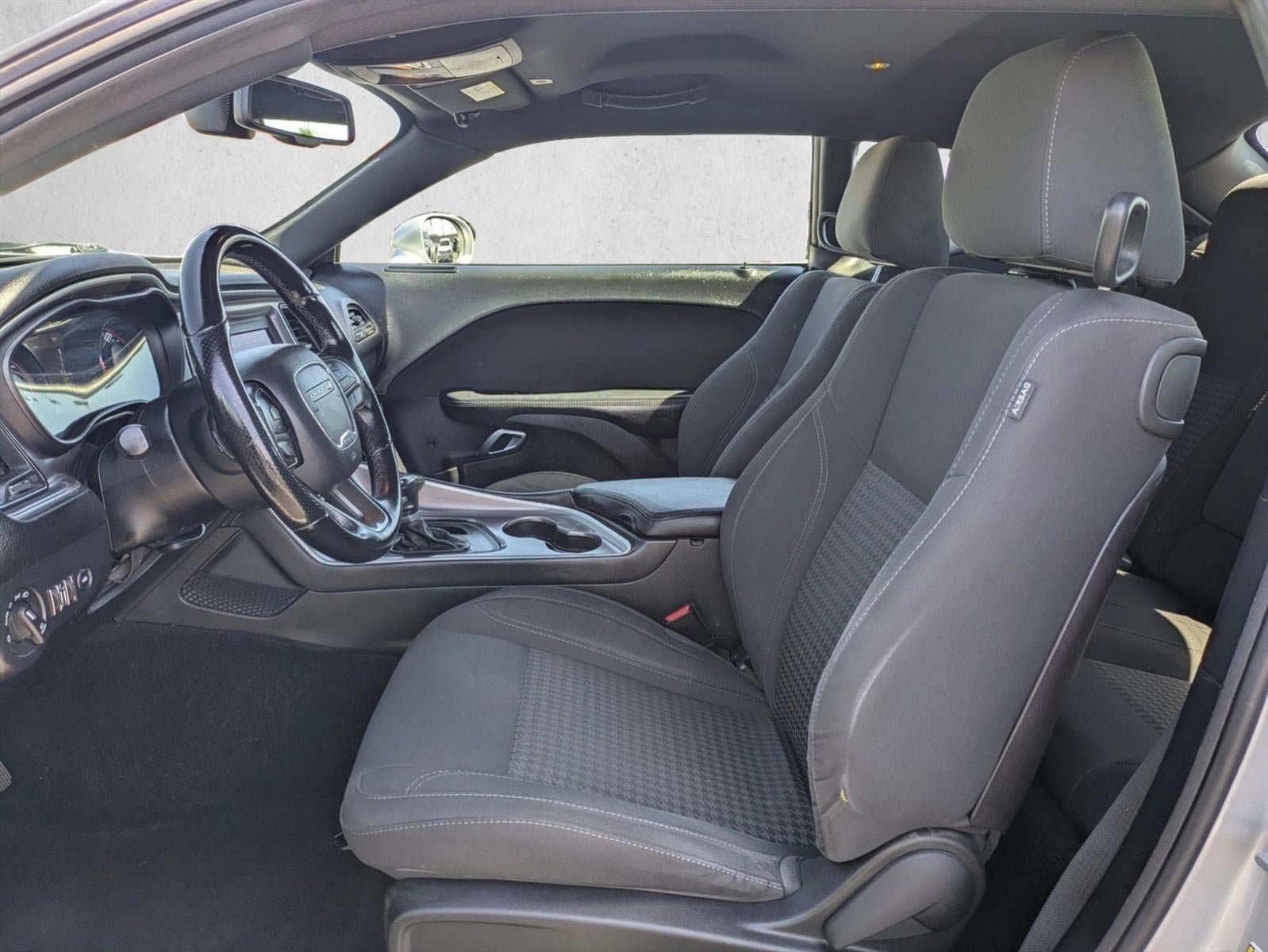 2019 Dodge Challenger SXT RWD