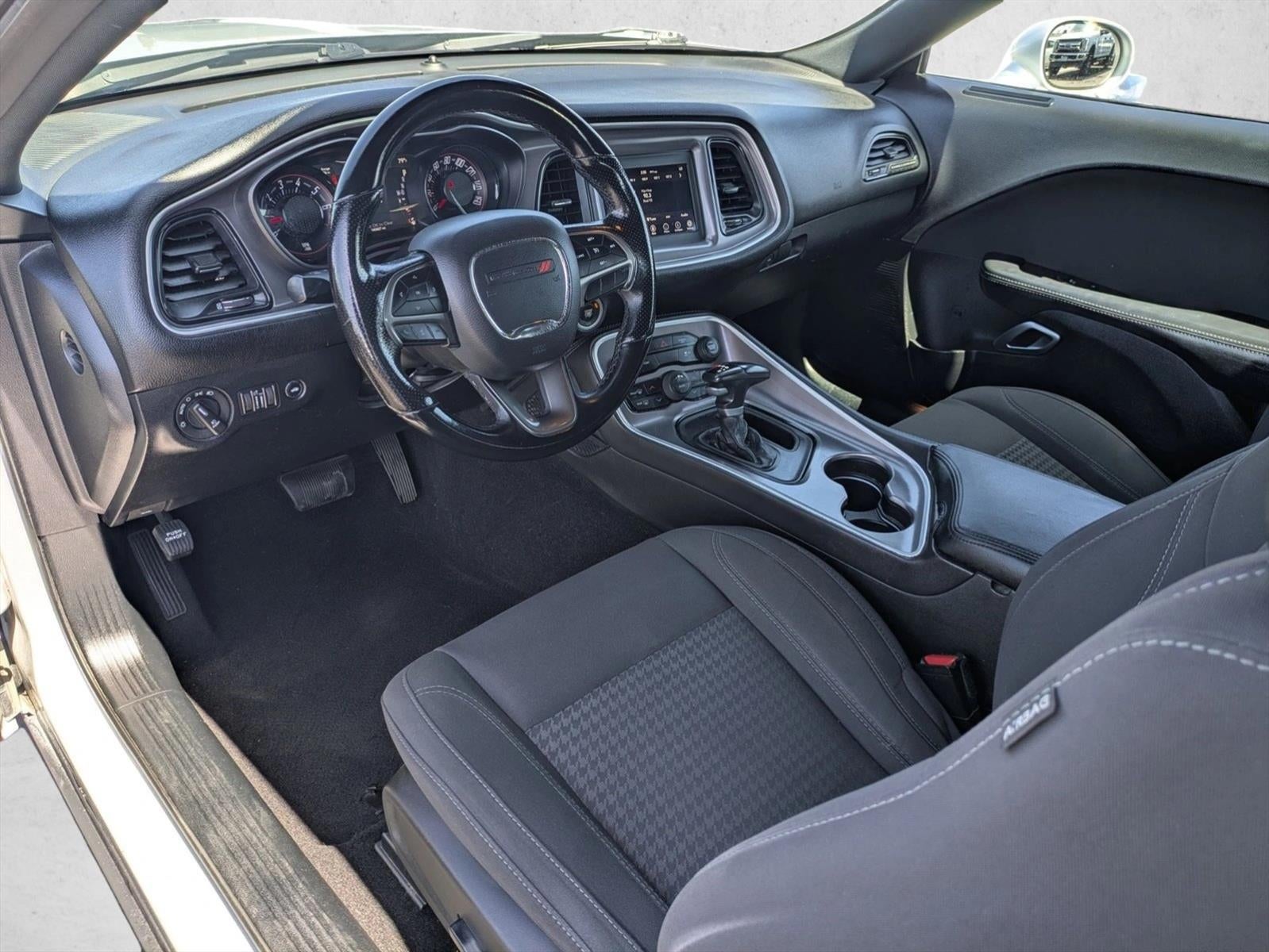 2019 Dodge Challenger SXT RWD