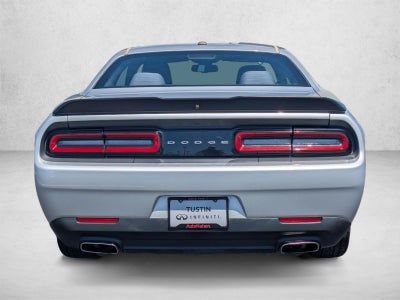 2019 Dodge Challenger SXT RWD