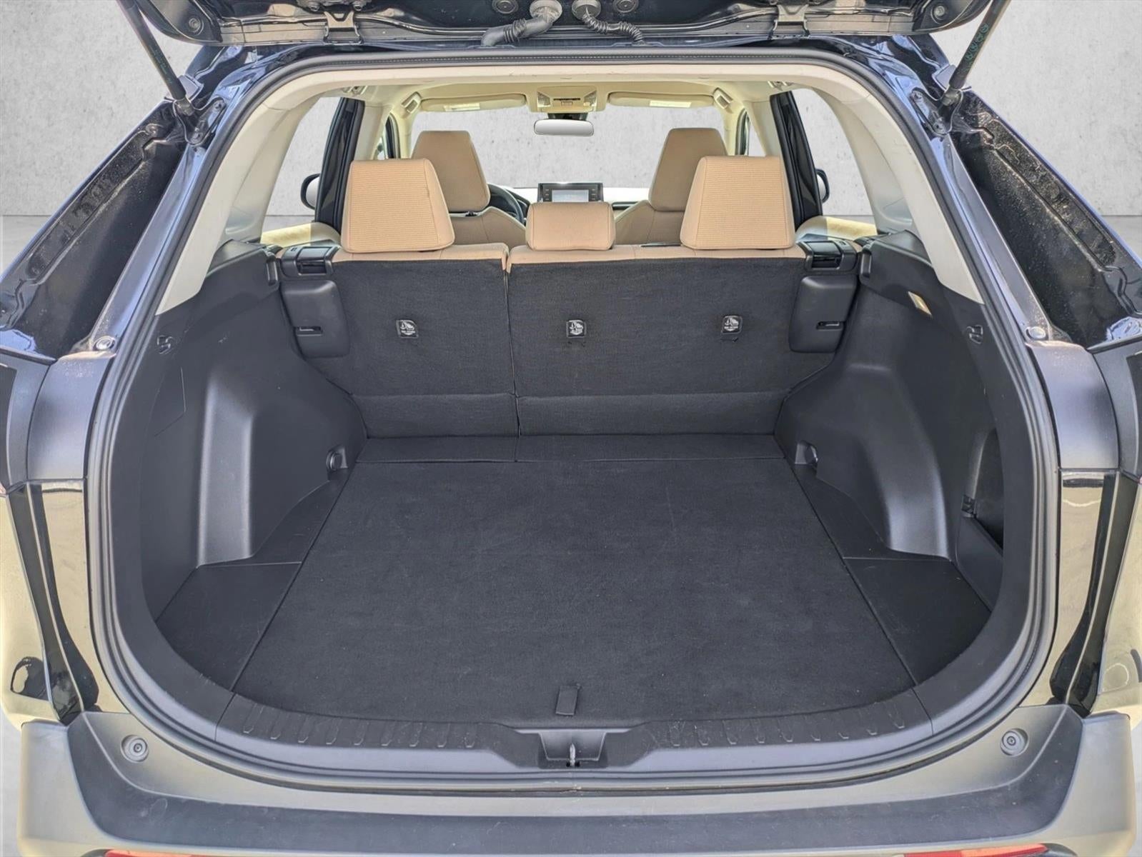 2022 Toyota RAV4 LE AWD (Natl)