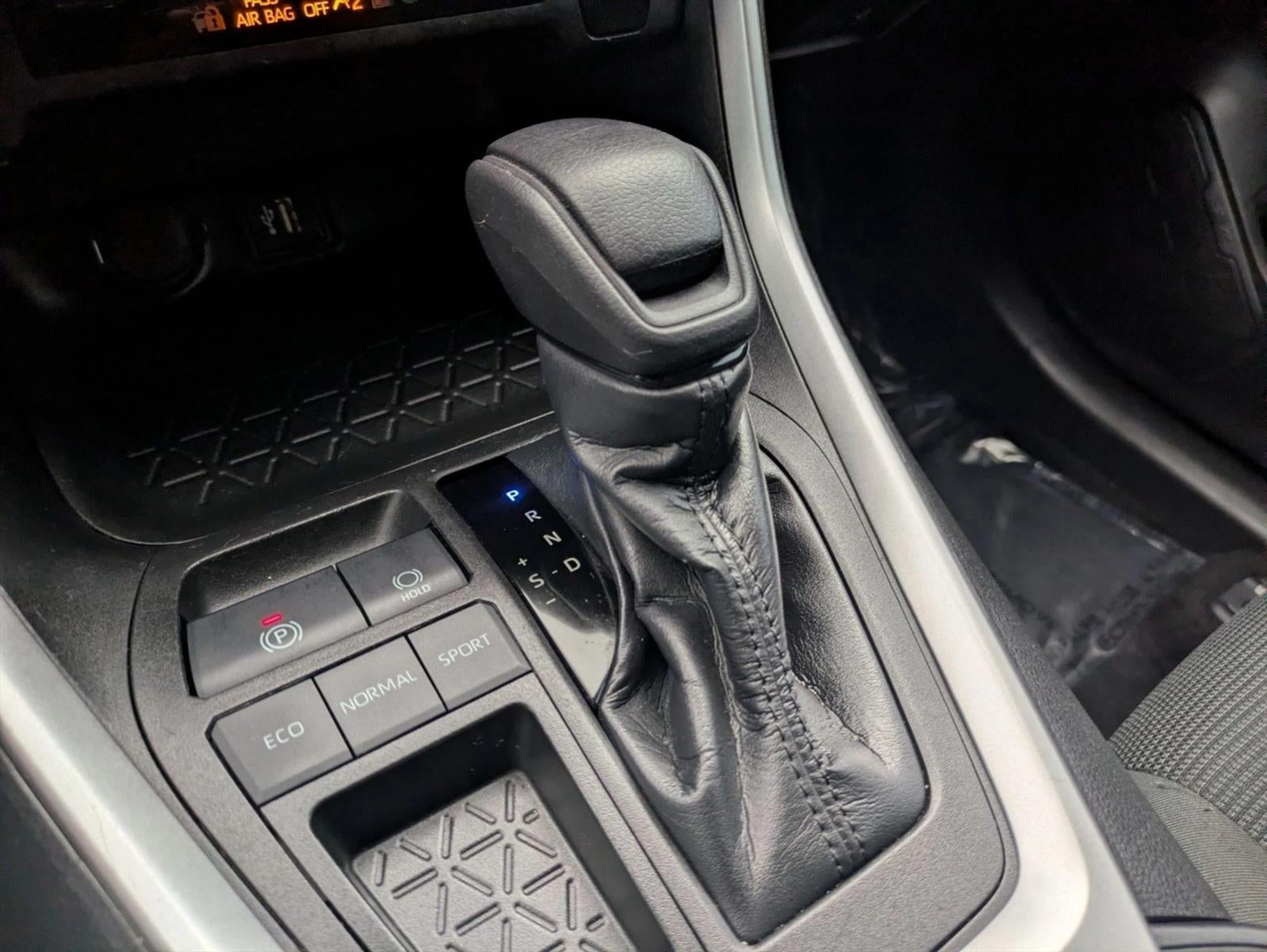 2023 Toyota RAV4 LE FWD (GS)