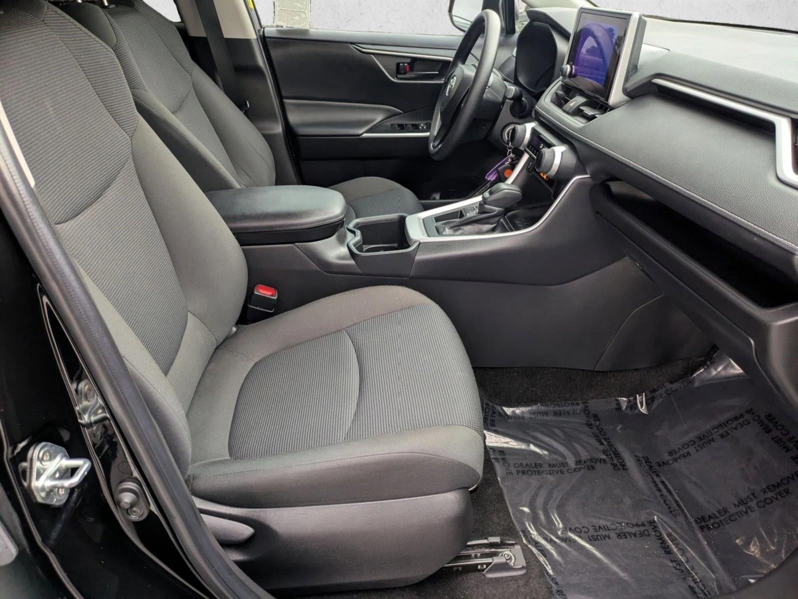 2023 Toyota RAV4 LE FWD (GS)