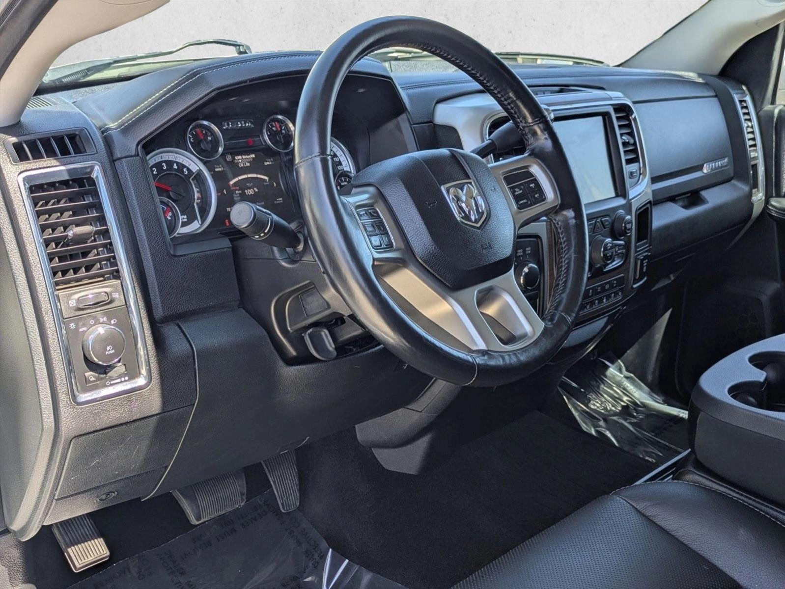 2015 RAM 2500 4WD Crew Cab 8 Ft Box Laramie