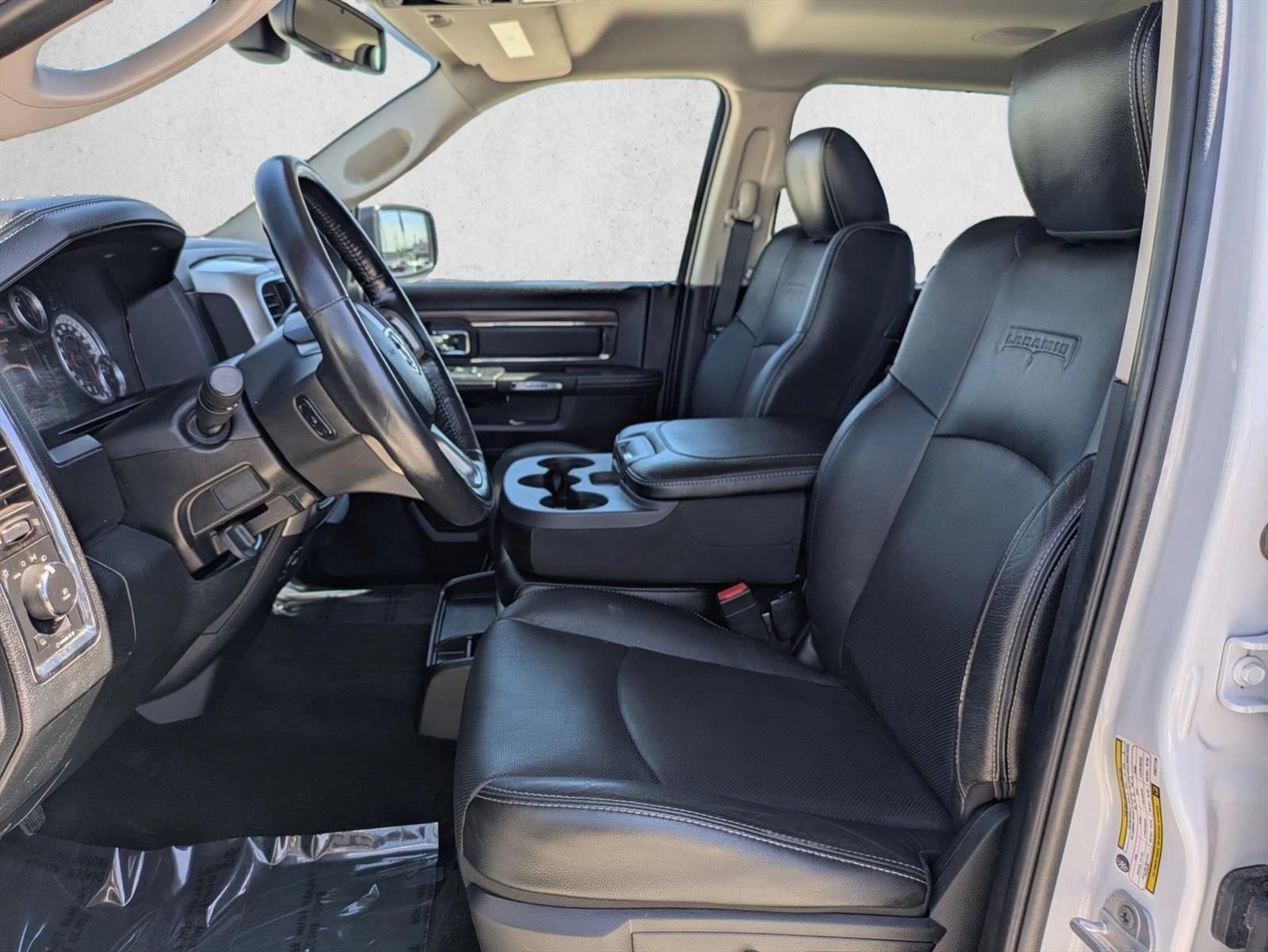 2015 RAM 2500 4WD Crew Cab 8 Ft Box Laramie