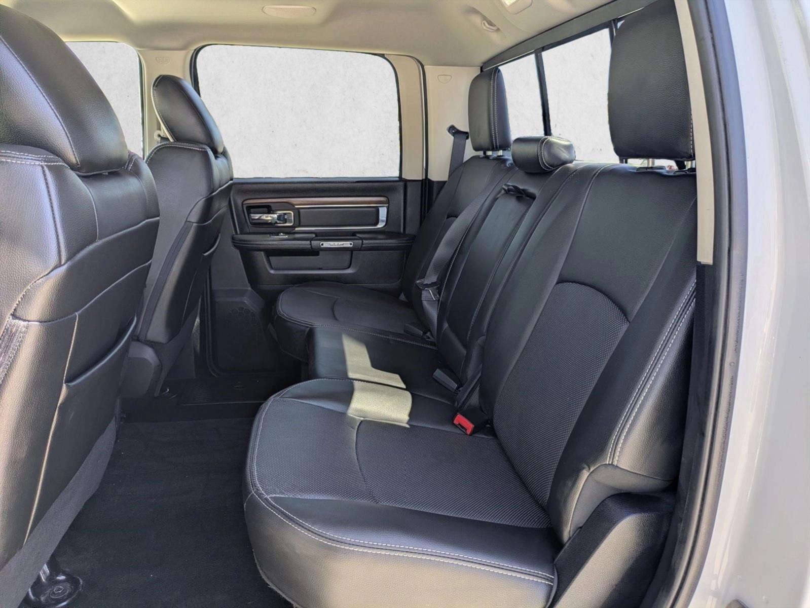 2015 RAM 2500 4WD Crew Cab 8 Ft Box Laramie