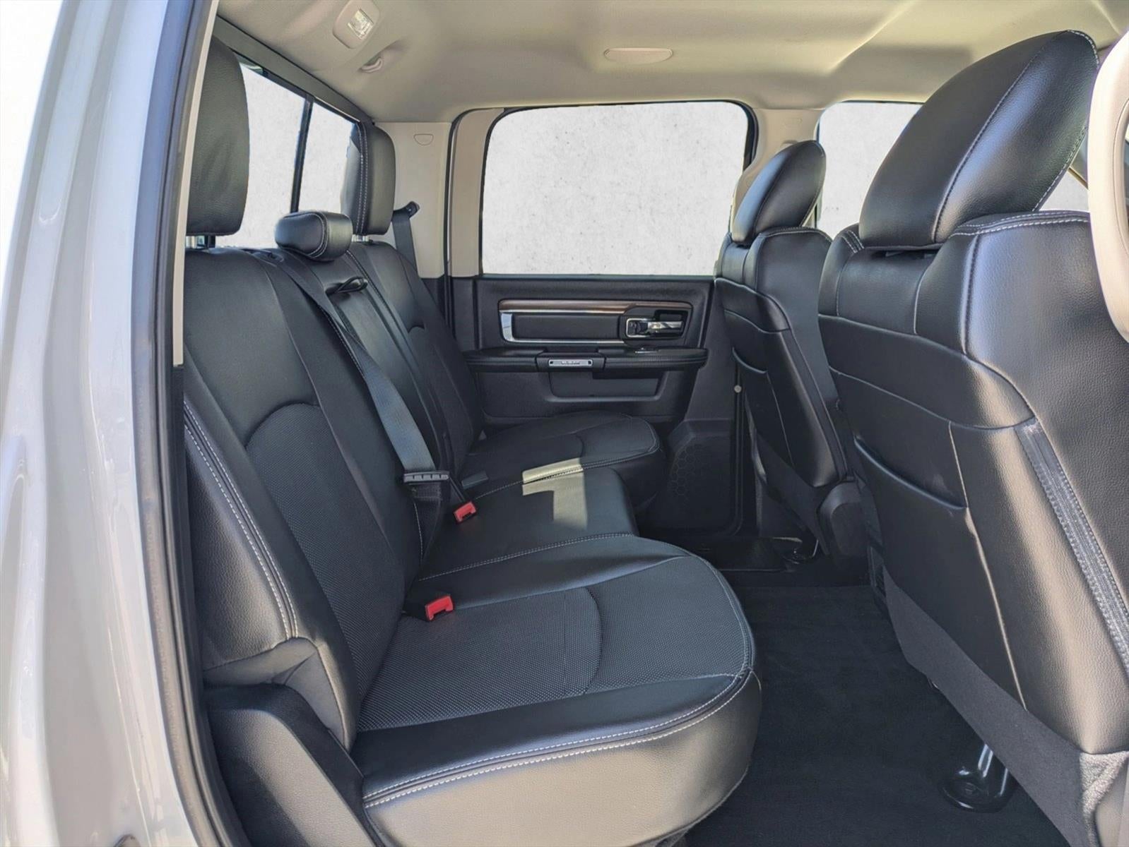 2015 RAM 2500 4WD Crew Cab 8 Ft Box Laramie