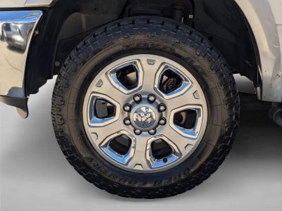 2015 RAM 2500 4WD Crew Cab 8 Ft Box Laramie