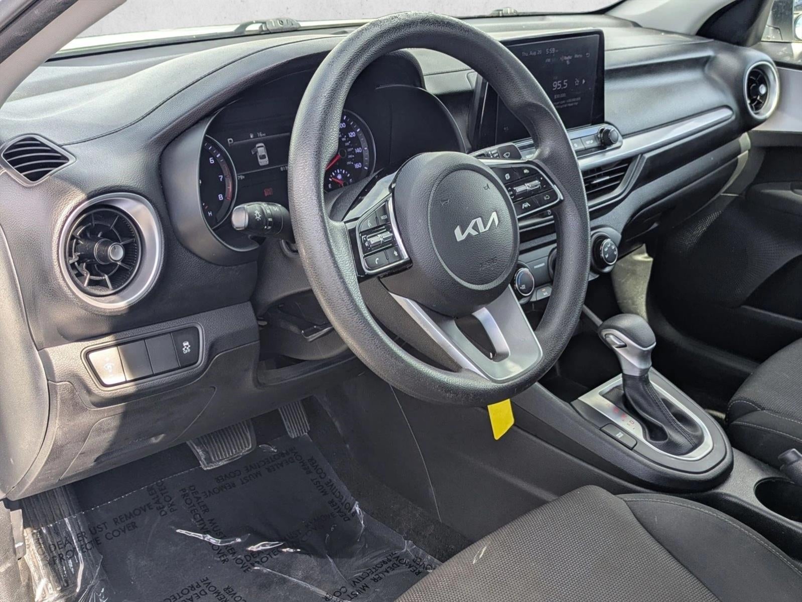 2023 Kia Forte LXS IVT