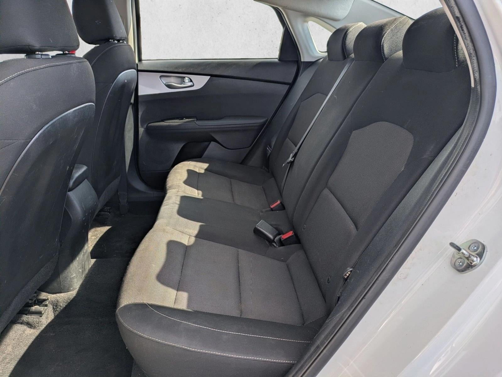 2023 Kia Forte LXS IVT