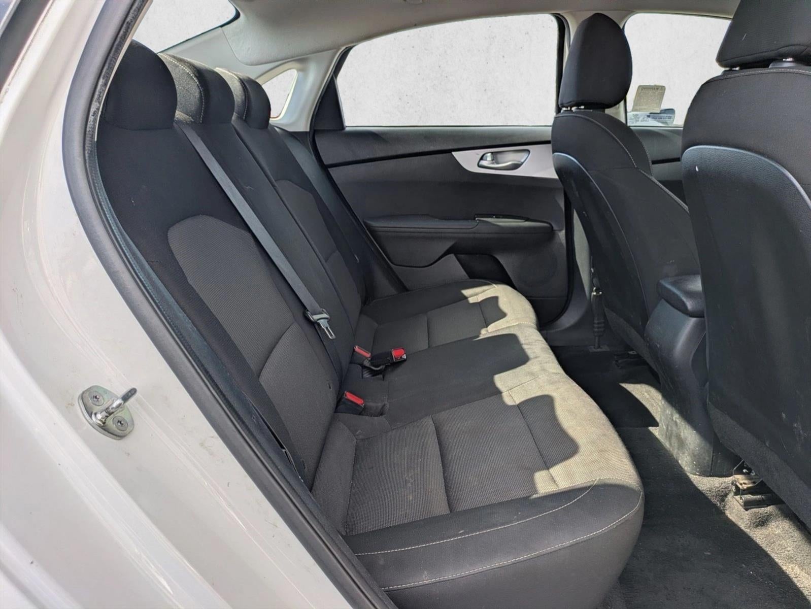 2023 Kia Forte LXS IVT